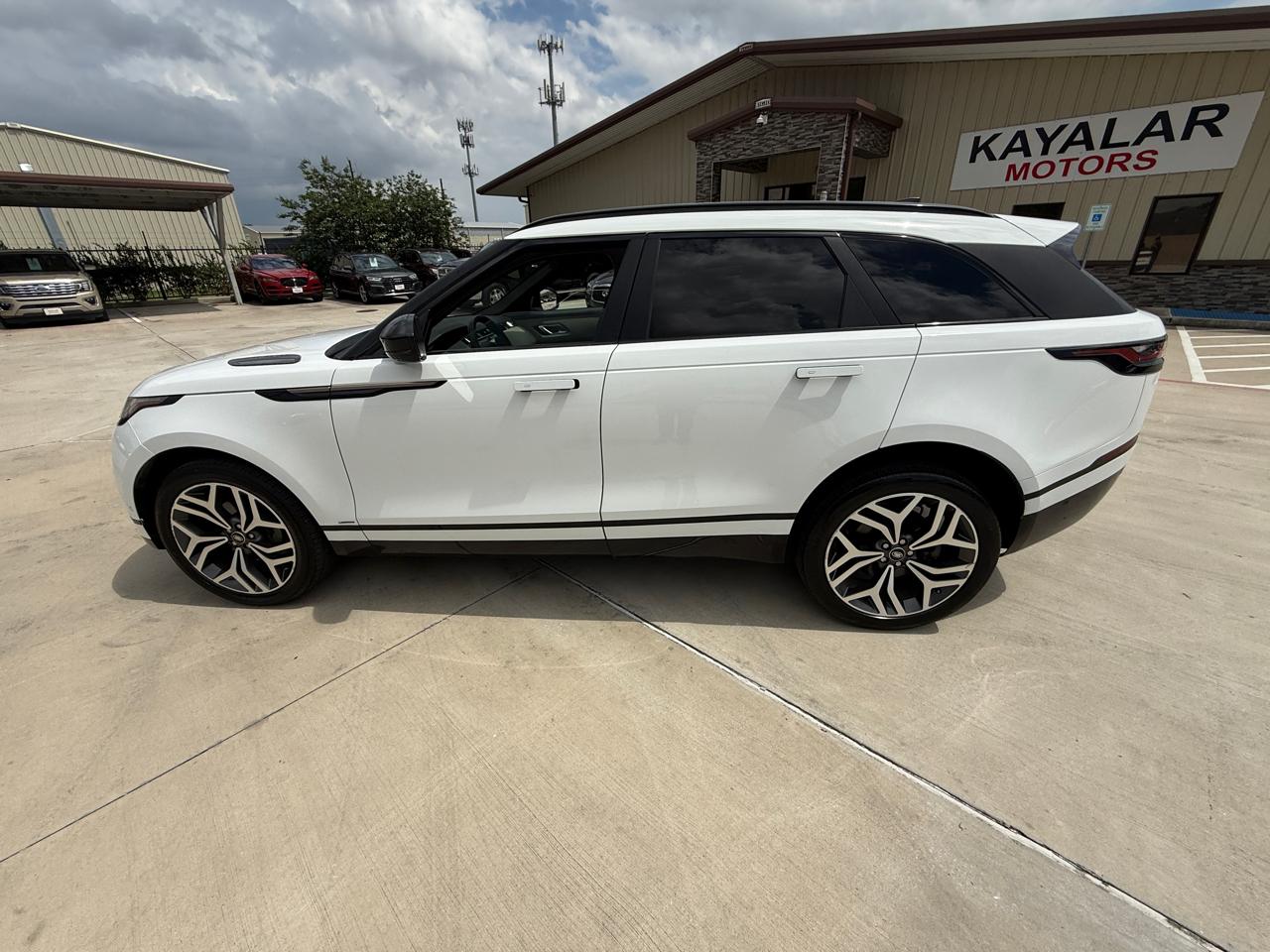 Photo 5 of 2019 Land Rover Range Rover Velar R-dynamic for sale in Houston, TX
