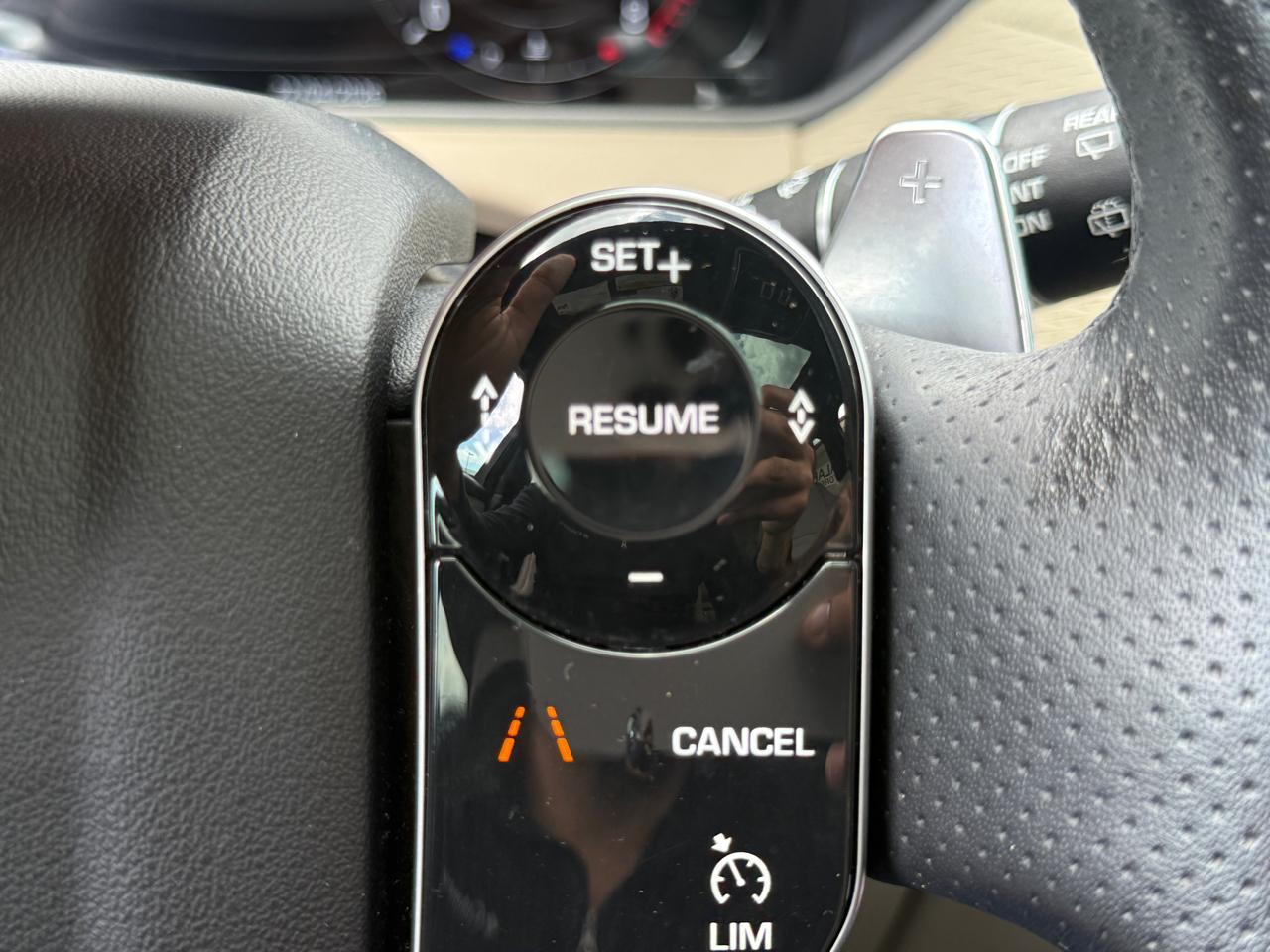 Photo 32 of 2019 Land Rover Range Rover Velar R-dynamic for sale in Houston, TX