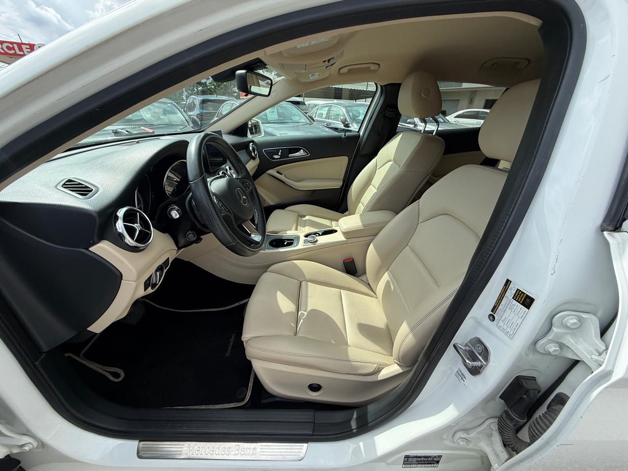 Photo 16 of 2019 Mercedes-Benz Gla-Class Gla250 for sale in Houston, TX