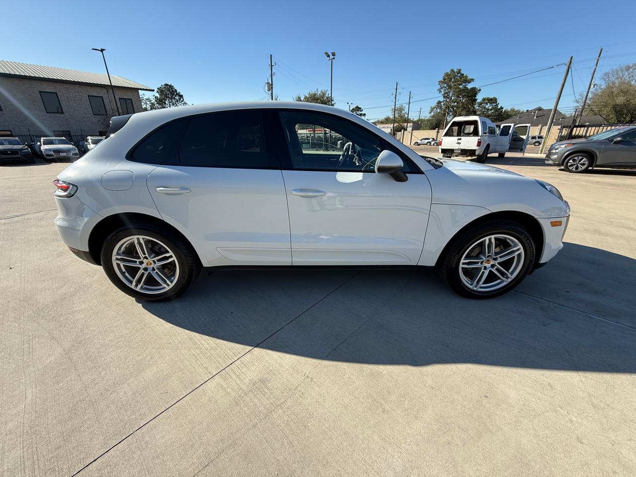 Photo 13 of 2019 Porsche Macan Type for sale in Houston, TX
