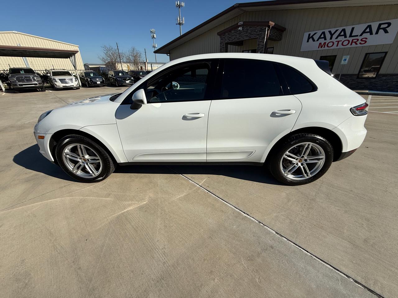 Photo 6 of 2019 Porsche Macan Type for sale in Houston, TX