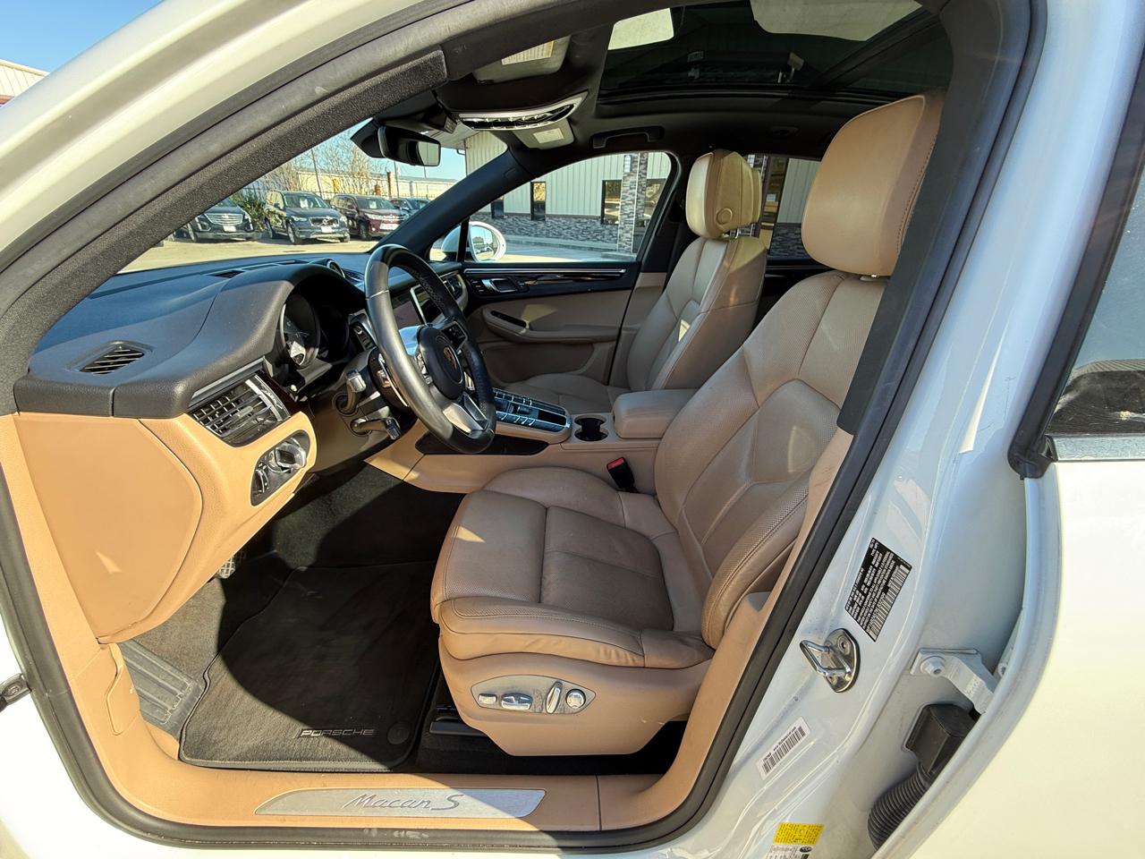 Photo 18 of 2019 Porsche Macan Type for sale in Houston, TX