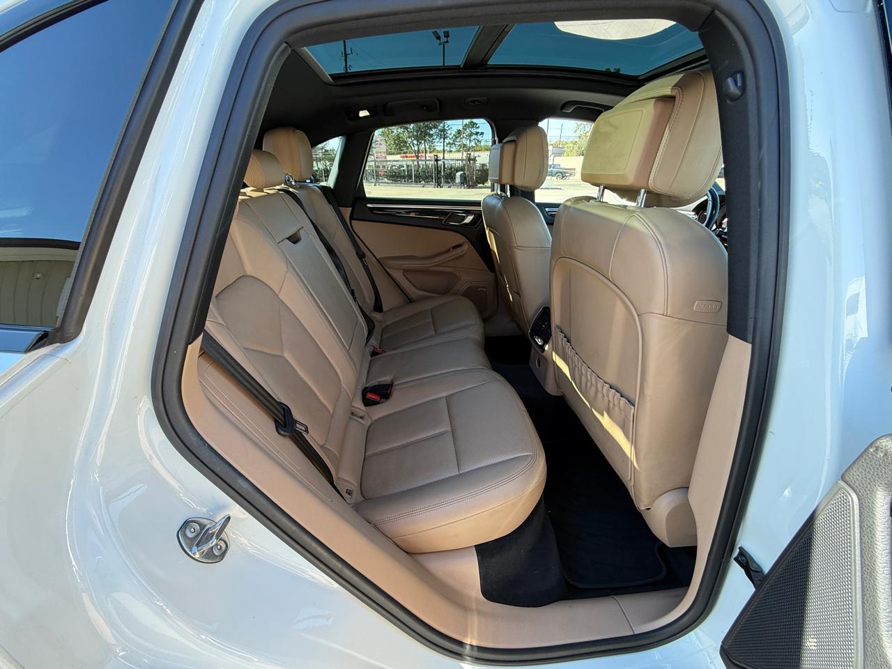 Photo 30 of 2019 Porsche Macan Type for sale in Houston, TX