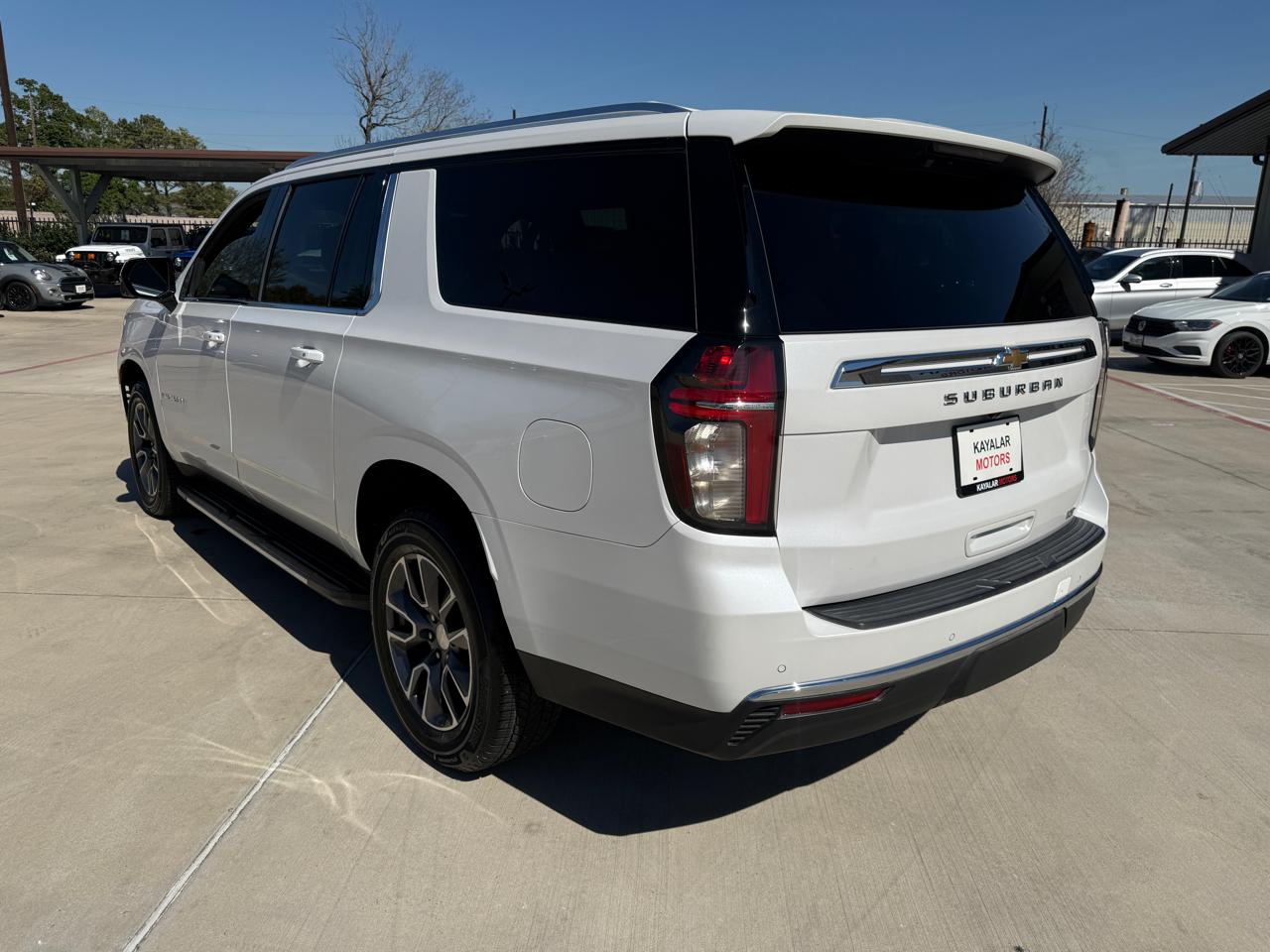 Photo 4 of 2021 Chevrolet Suburban LT for sale in Houston, TX