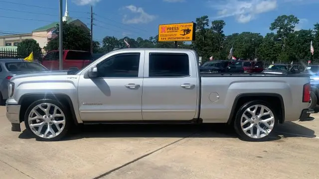 Photo 7 of 2018 GMC Sierra for sale in Cypress, TX