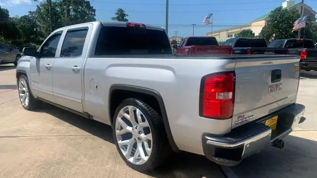 Photo 8 of 2018 GMC Sierra for sale in Cypress, TX