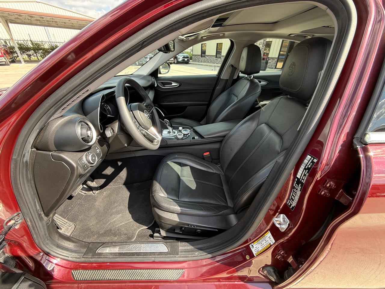 Photo 9 of 2019 Alfa Romeo Giulia (952) Giulia for sale in Houston, TX