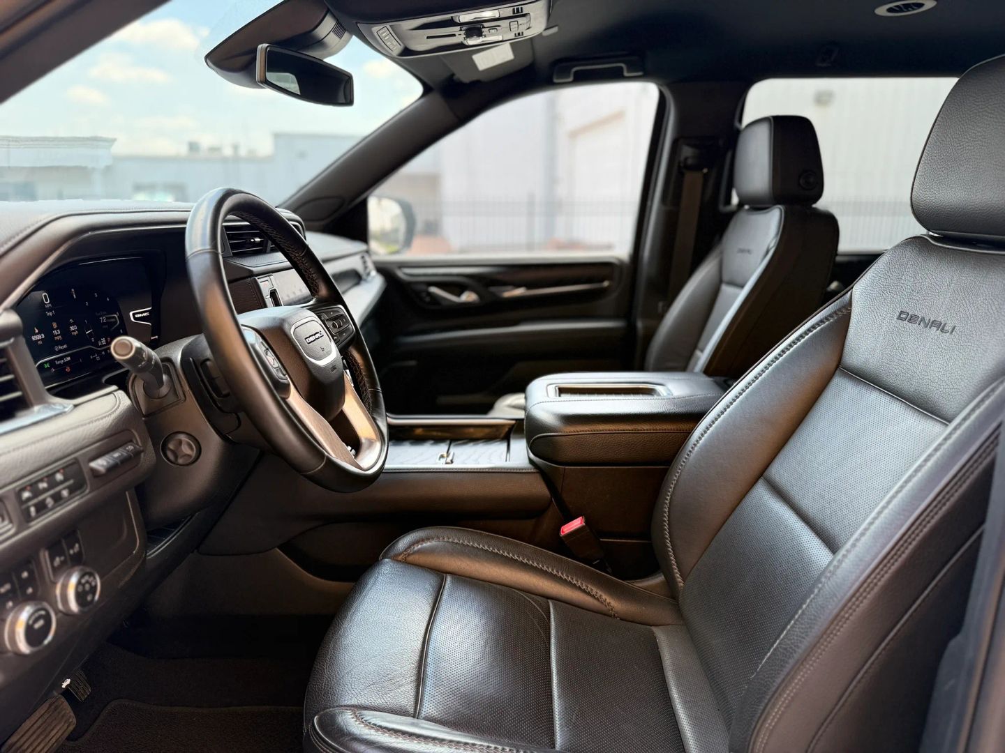 Photo 10 of 2023 GMC Yukon Xl Denali for sale in Houston, TX