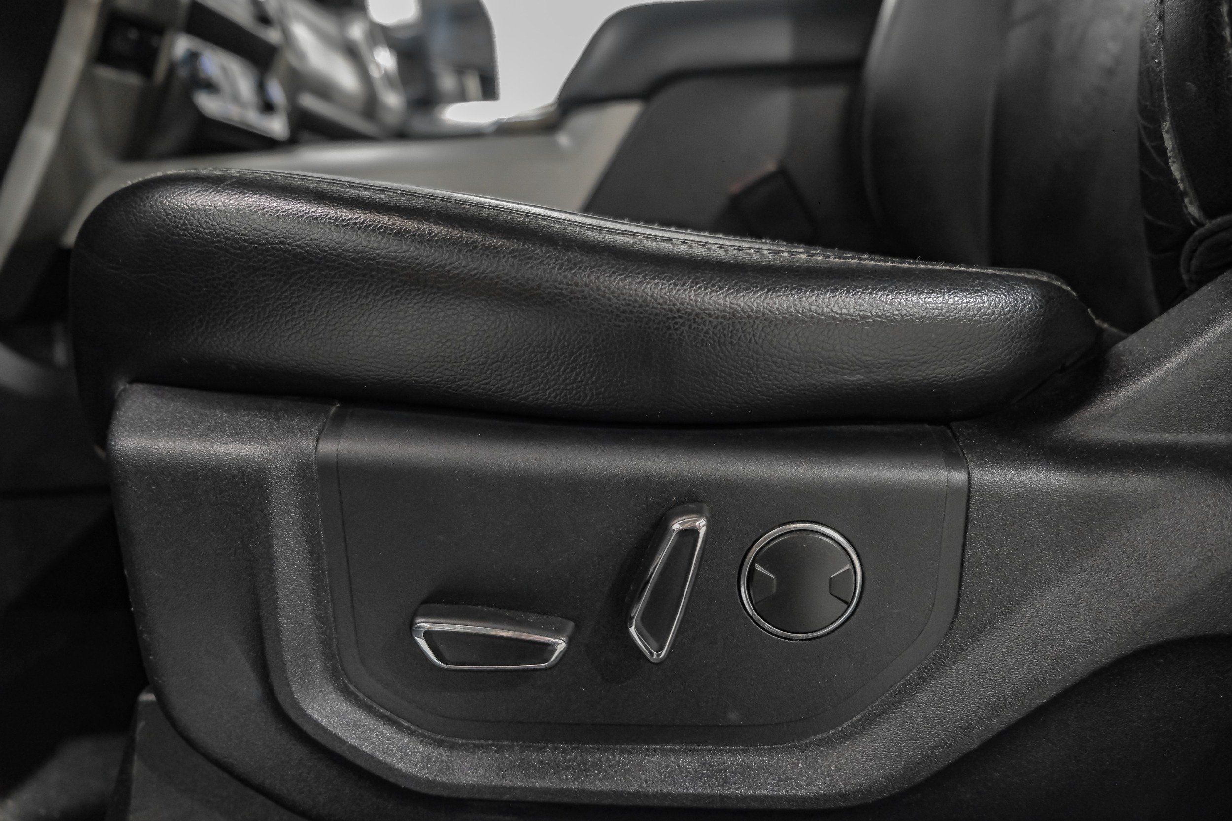 Photo 32 of 2019 Ford F-350 Super for sale in Katy, TX