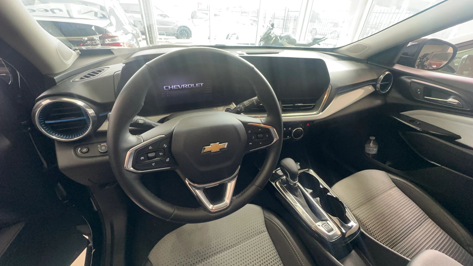 Photo 18 of 2025 Chevrolet Trax LT Sport Utility 4D for sale in Houston, TX