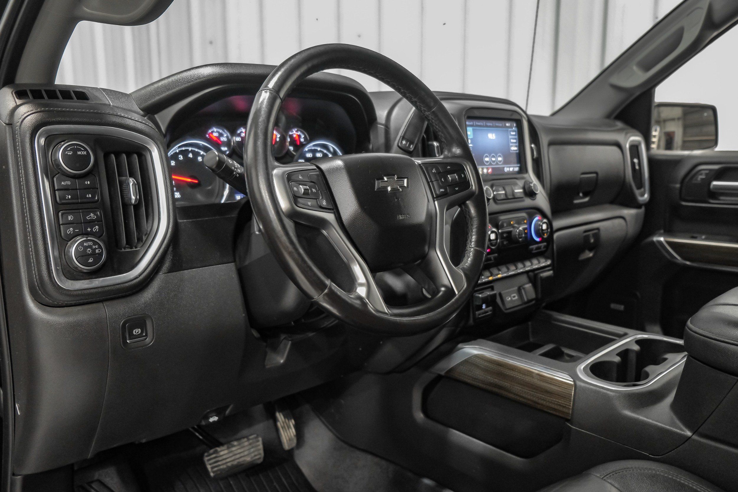 Photo 14 of 2021 Chevrolet Silverado Trail for sale in Katy, TX