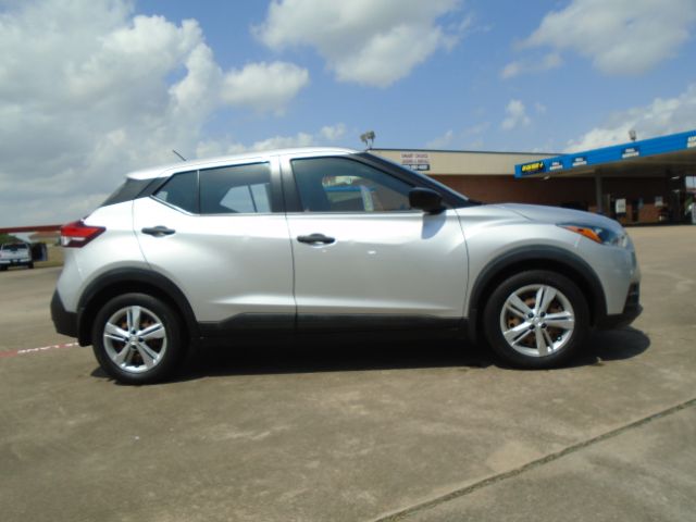 Photo 4 of 2020 Nissan Kicks for sale in Houston, TX