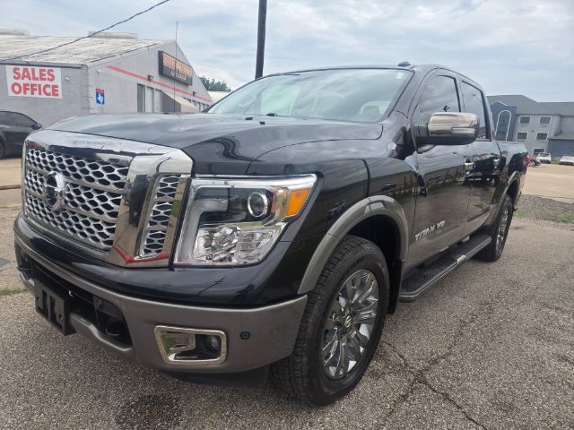 Photo 3 of 2019 Nissan Titan for sale in Houston, TX
