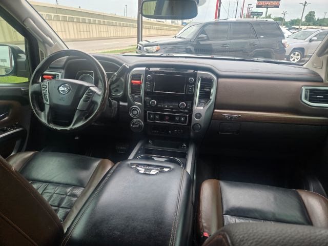 Photo 4 of 2019 Nissan Titan for sale in Houston, TX
