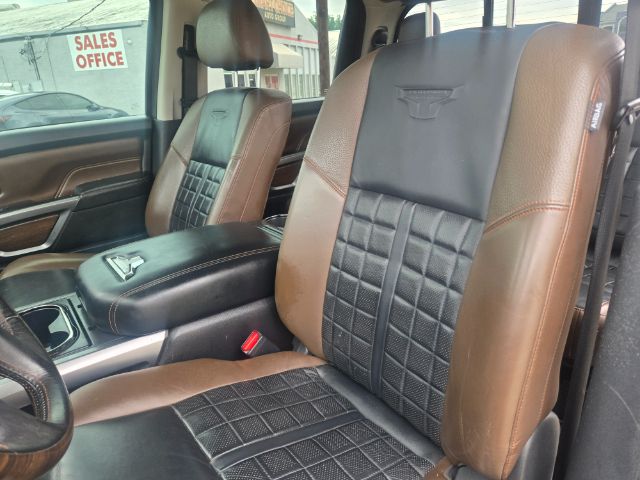 Photo 8 of 2019 Nissan Titan for sale in Houston, TX