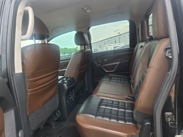 Photo 9 of 2019 Nissan Titan for sale in Houston, TX