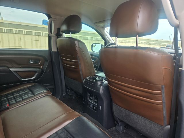 Photo 10 of 2019 Nissan Titan for sale in Houston, TX