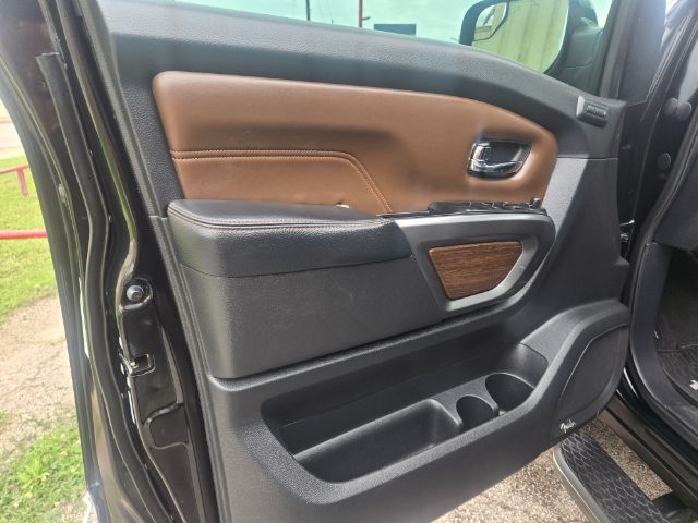 Photo 13 of 2019 Nissan Titan for sale in Houston, TX