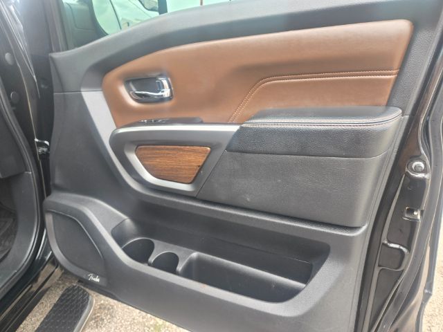 Photo 16 of 2019 Nissan Titan for sale in Houston, TX