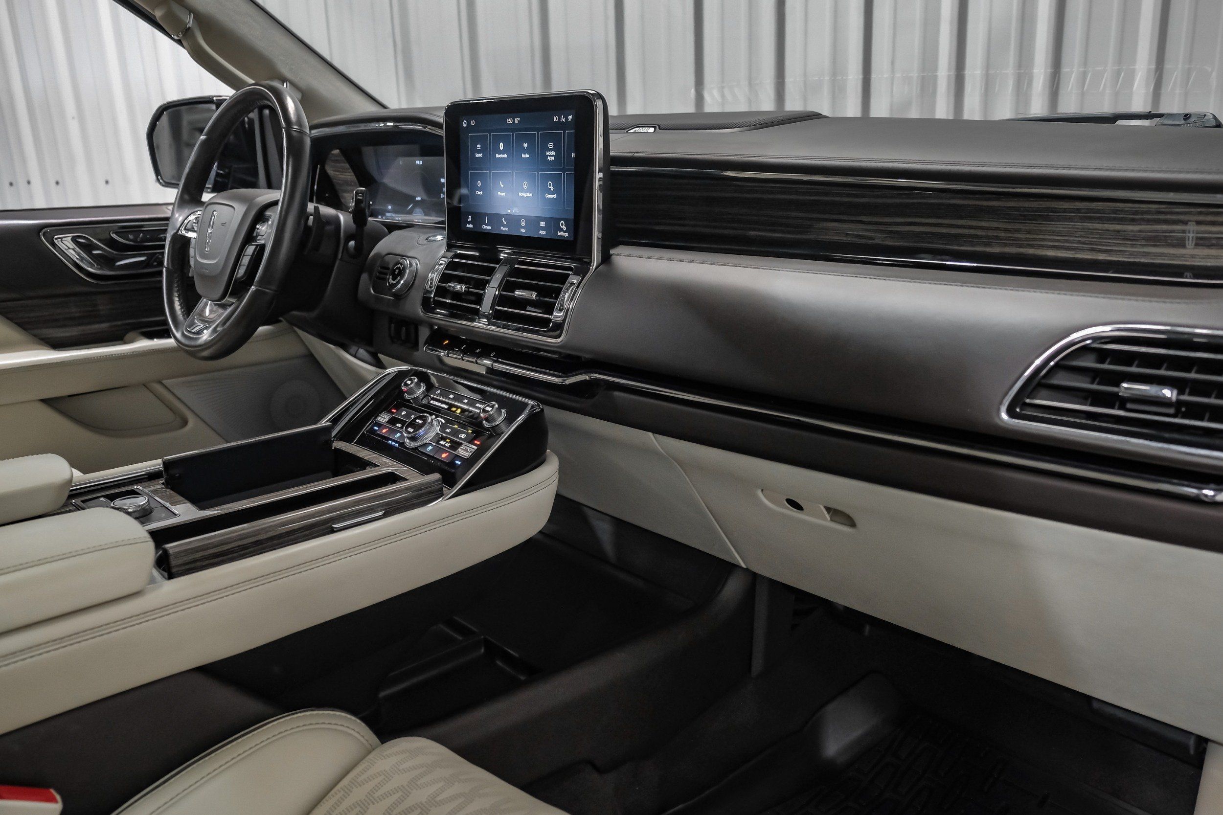 Photo 23 of 2020 Lincoln Navigator Bl for sale in Katy, TX