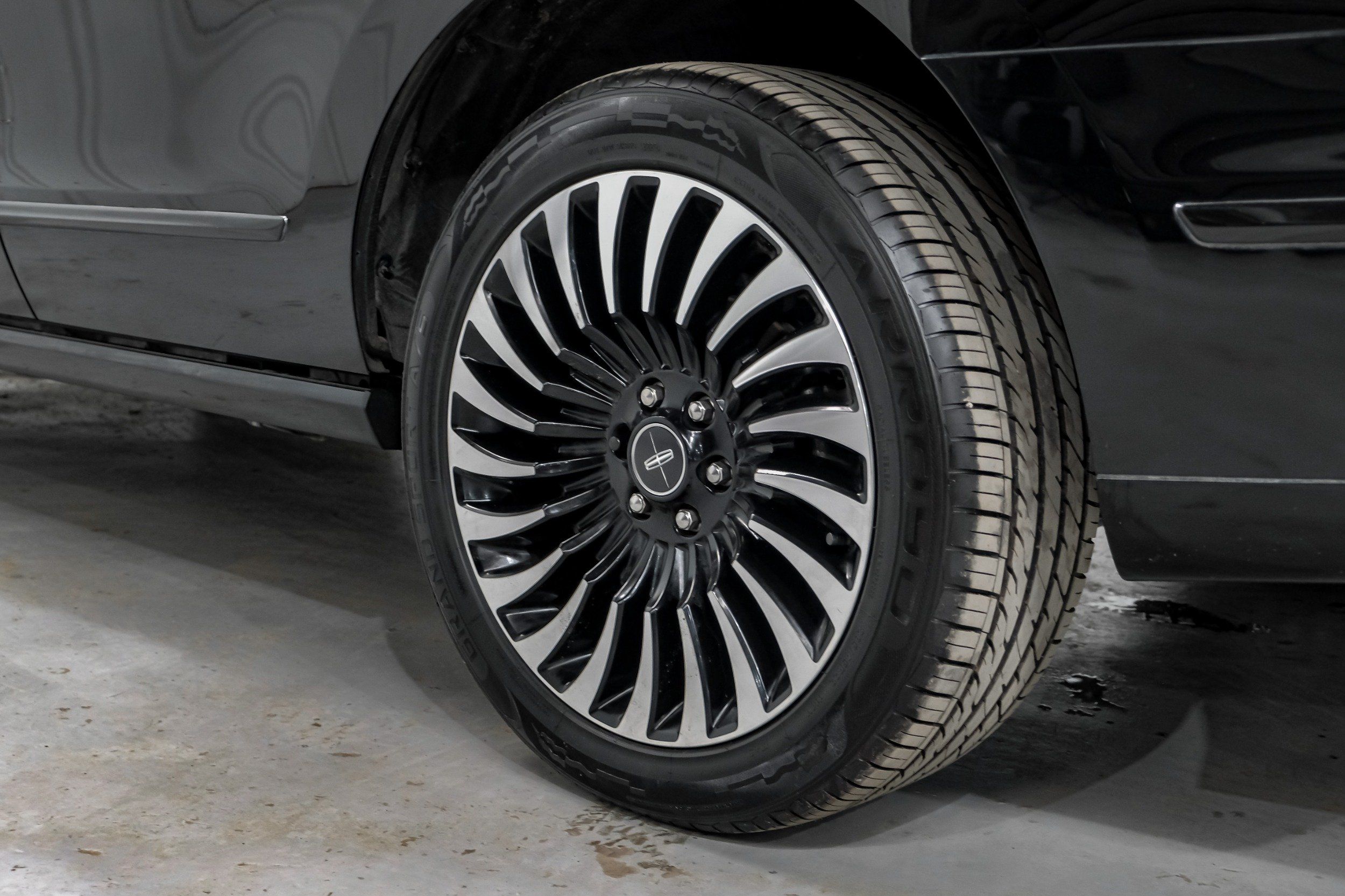 Photo 137 of 2020 Lincoln Navigator Bl for sale in Katy, TX
