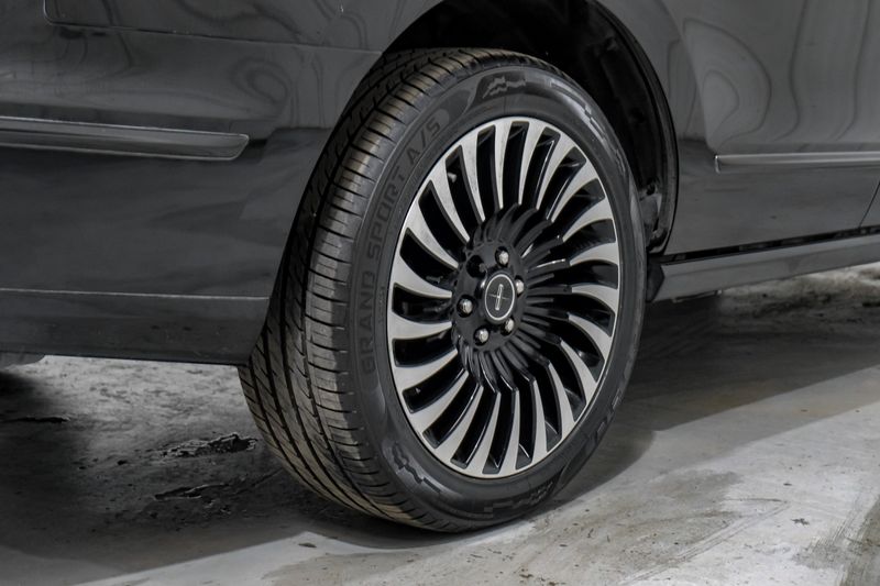 Photo 132 of 2020 Lincoln Navigator Bl for sale in Katy, TX