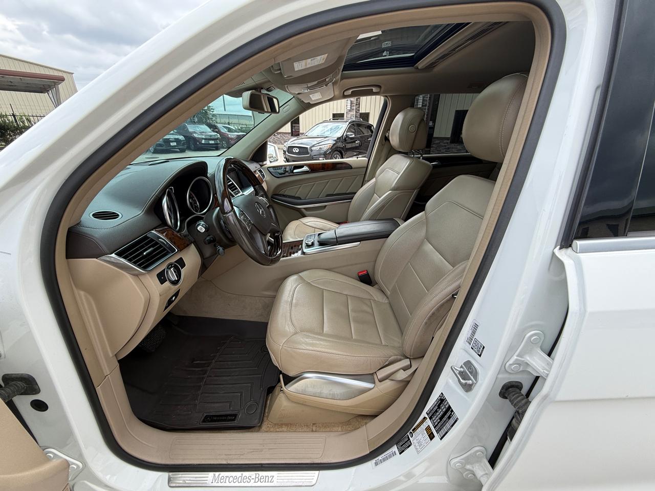 Photo 10 of 2016 Mercedes-Benz Gl-Class Gl550 4MATIC for sale in Houston, TX