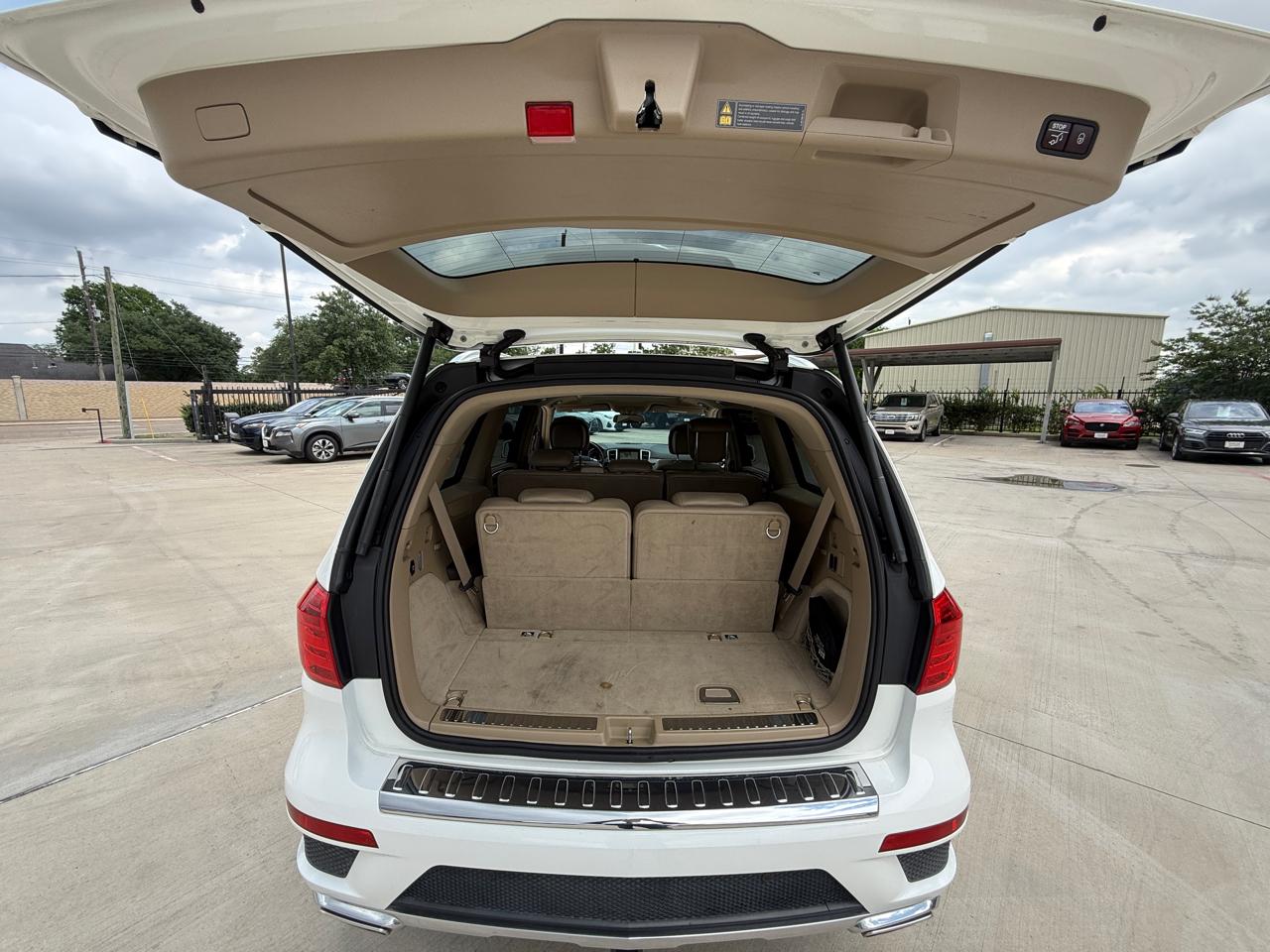 Photo 12 of 2016 Mercedes-Benz Gl-Class Gl550 4MATIC for sale in Houston, TX