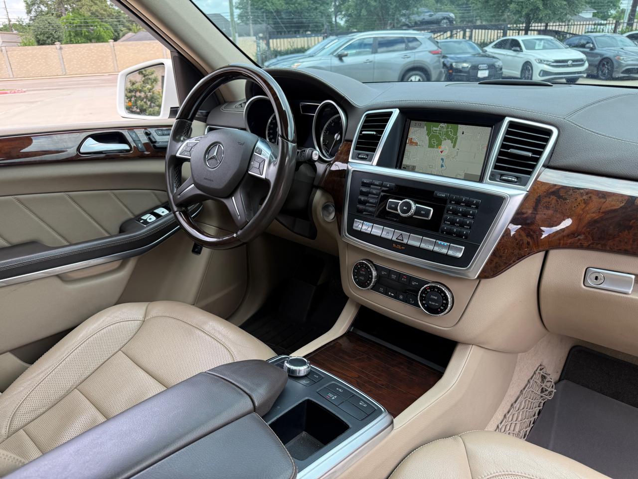Photo 17 of 2016 Mercedes-Benz Gl-Class Gl550 4MATIC for sale in Houston, TX