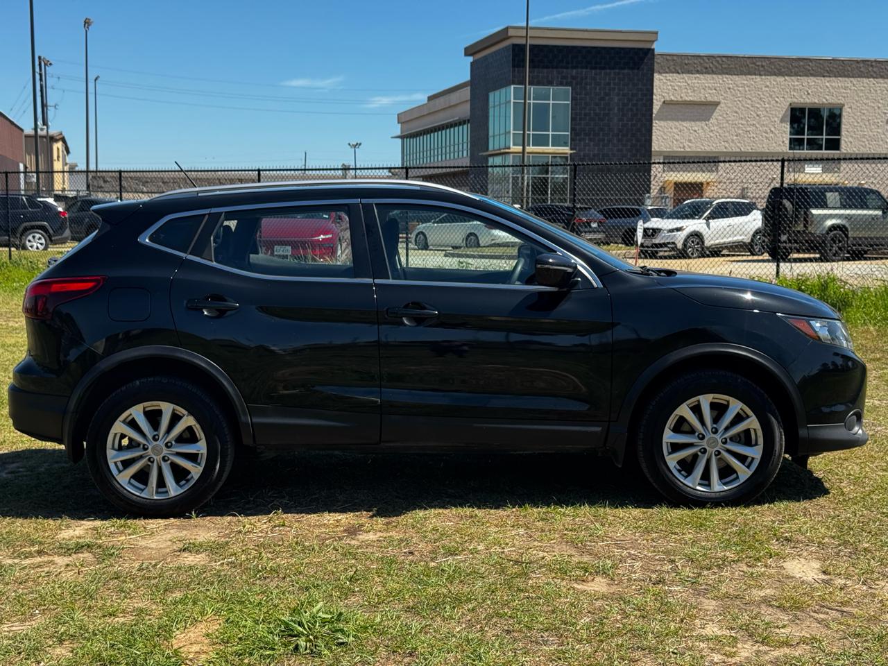 Photo 8 of 2018 Nissan Rogue Sport SV for sale in Katy, TX