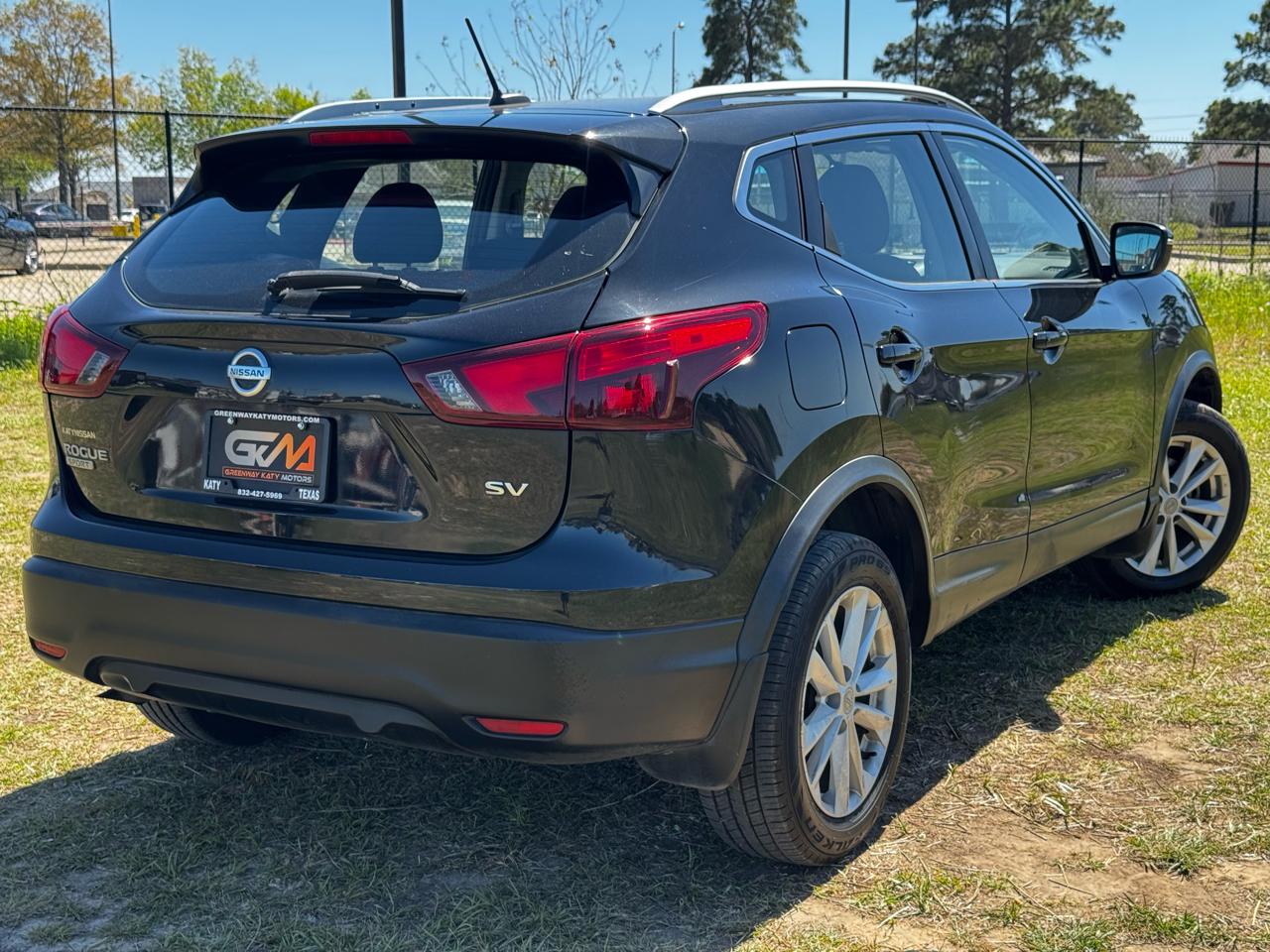Photo 10 of 2018 Nissan Rogue Sport SV for sale in Katy, TX