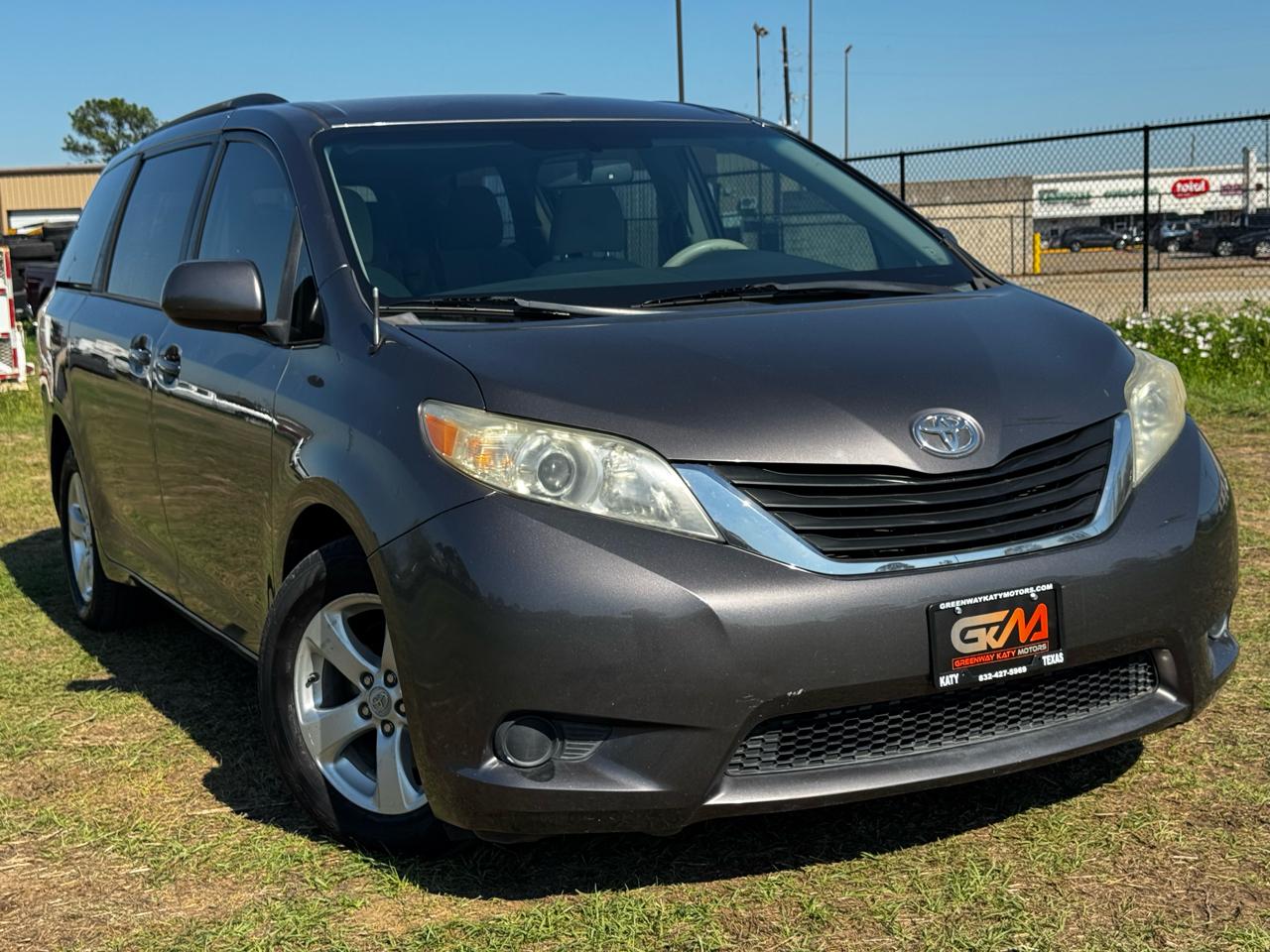 Photo 5 of 2013 Toyota Sienna Wagon for sale in Katy, TX