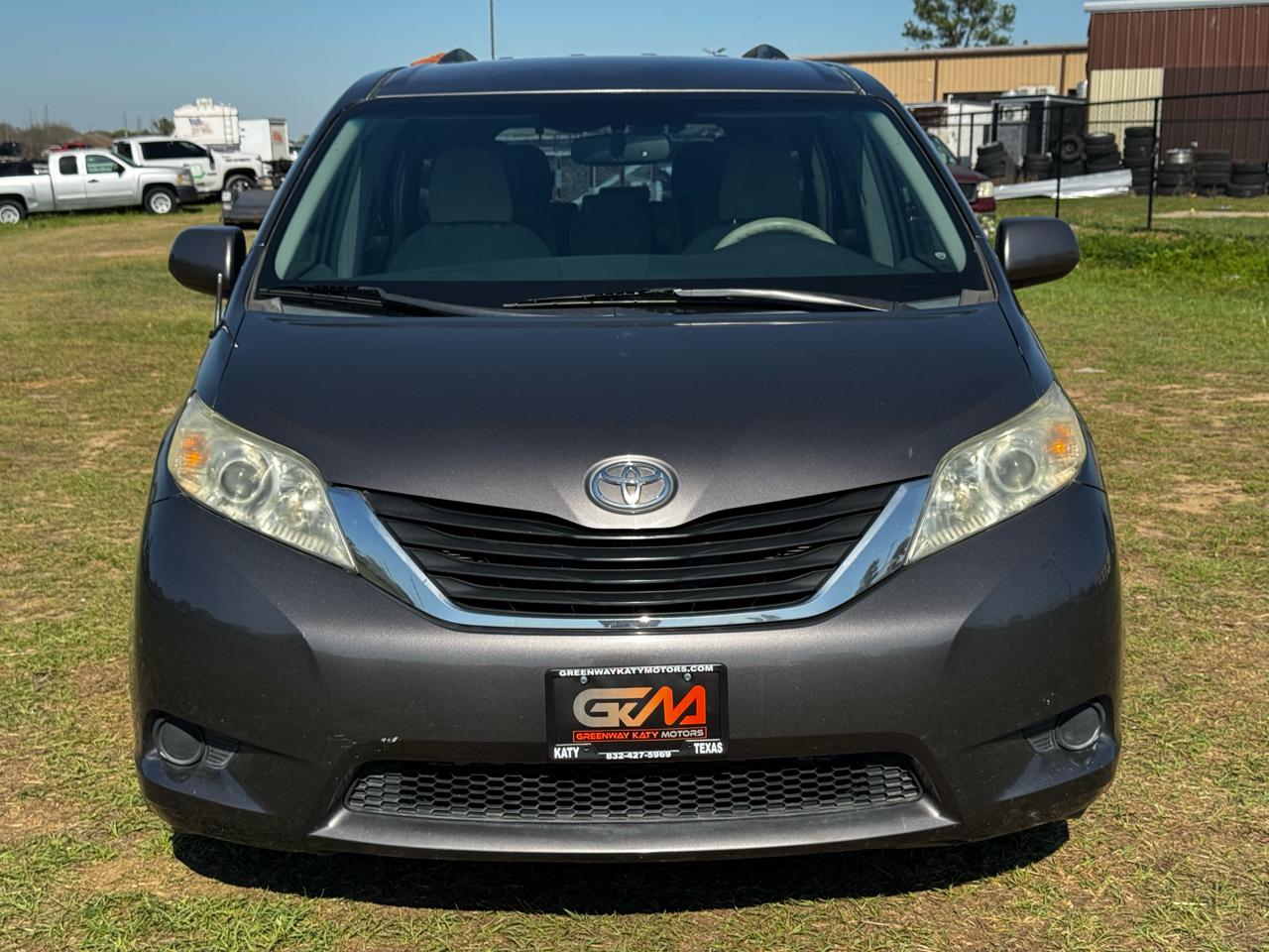 Photo 4 of 2013 Toyota Sienna Wagon for sale in Katy, TX