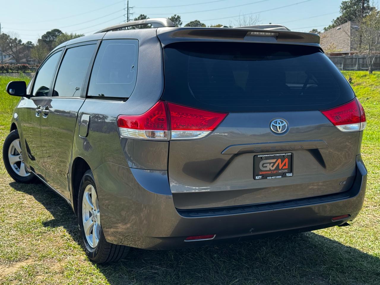 Photo 12 of 2013 Toyota Sienna Wagon for sale in Katy, TX