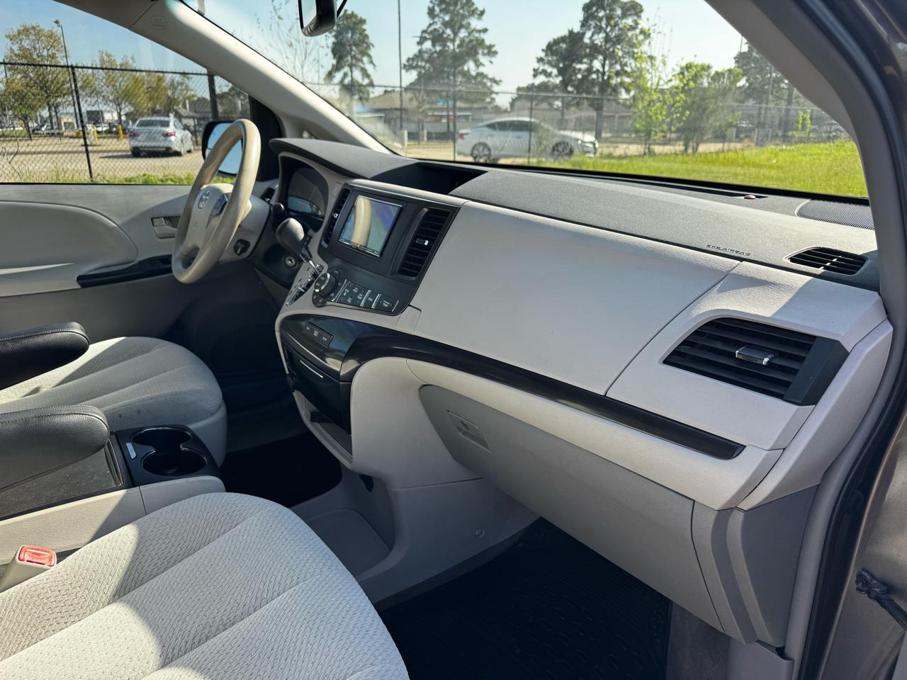 Photo 16 of 2013 Toyota Sienna Wagon for sale in Katy, TX