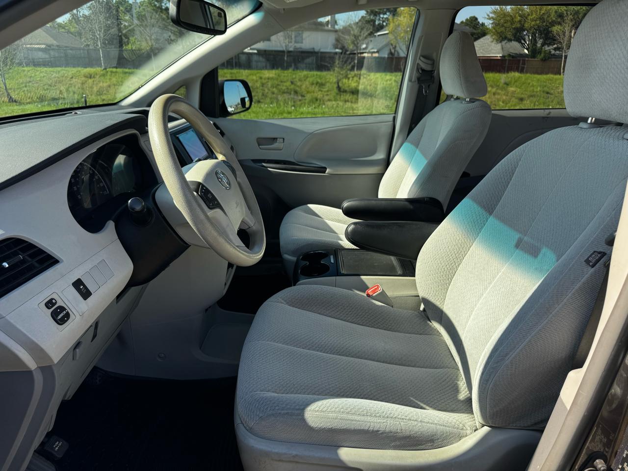 Photo 28 of 2013 Toyota Sienna Wagon for sale in Katy, TX