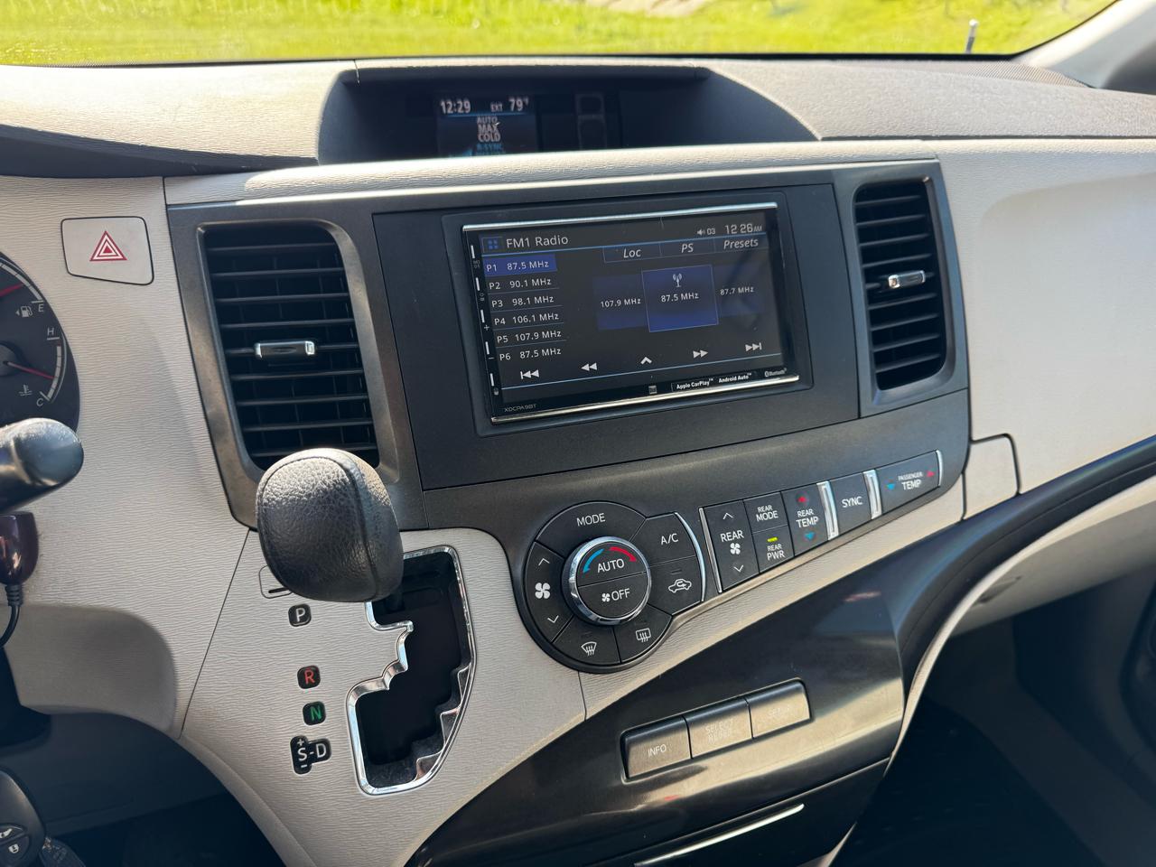 Photo 32 of 2013 Toyota Sienna Wagon for sale in Katy, TX
