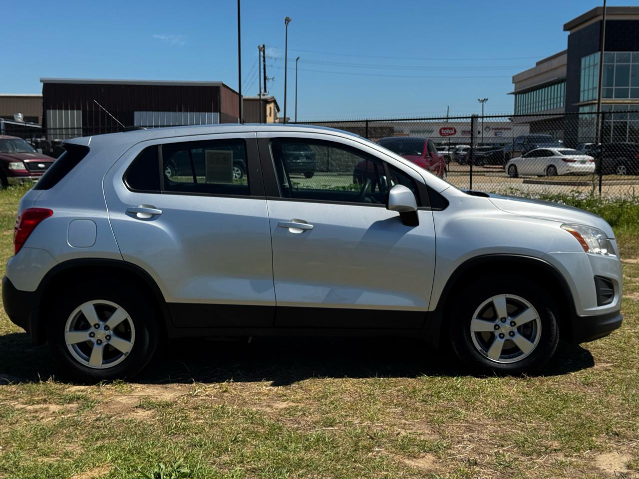 Photo 4 of 2016 Chevrolet Trax LS for sale in Katy, TX