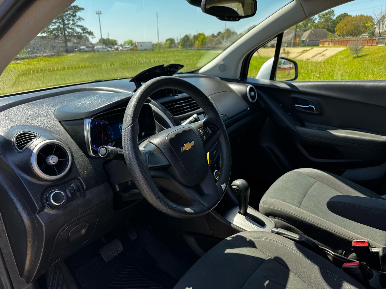 Photo 16 of 2016 Chevrolet Trax LS for sale in Katy, TX