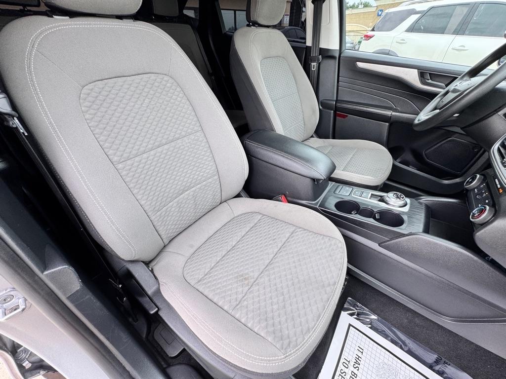 Photo 21 of 2022 Ford Escape SE for sale in Spring, TX