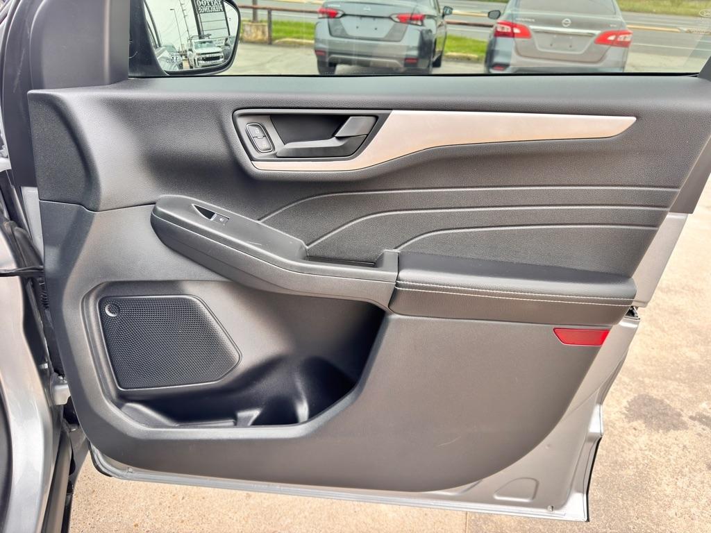Photo 23 of 2022 Ford Escape SE for sale in Spring, TX