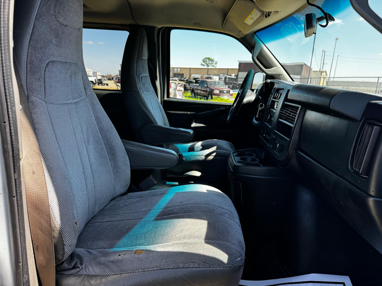 Photo 20 of 2017 Chevrolet Express Passenger for sale in Katy, TX