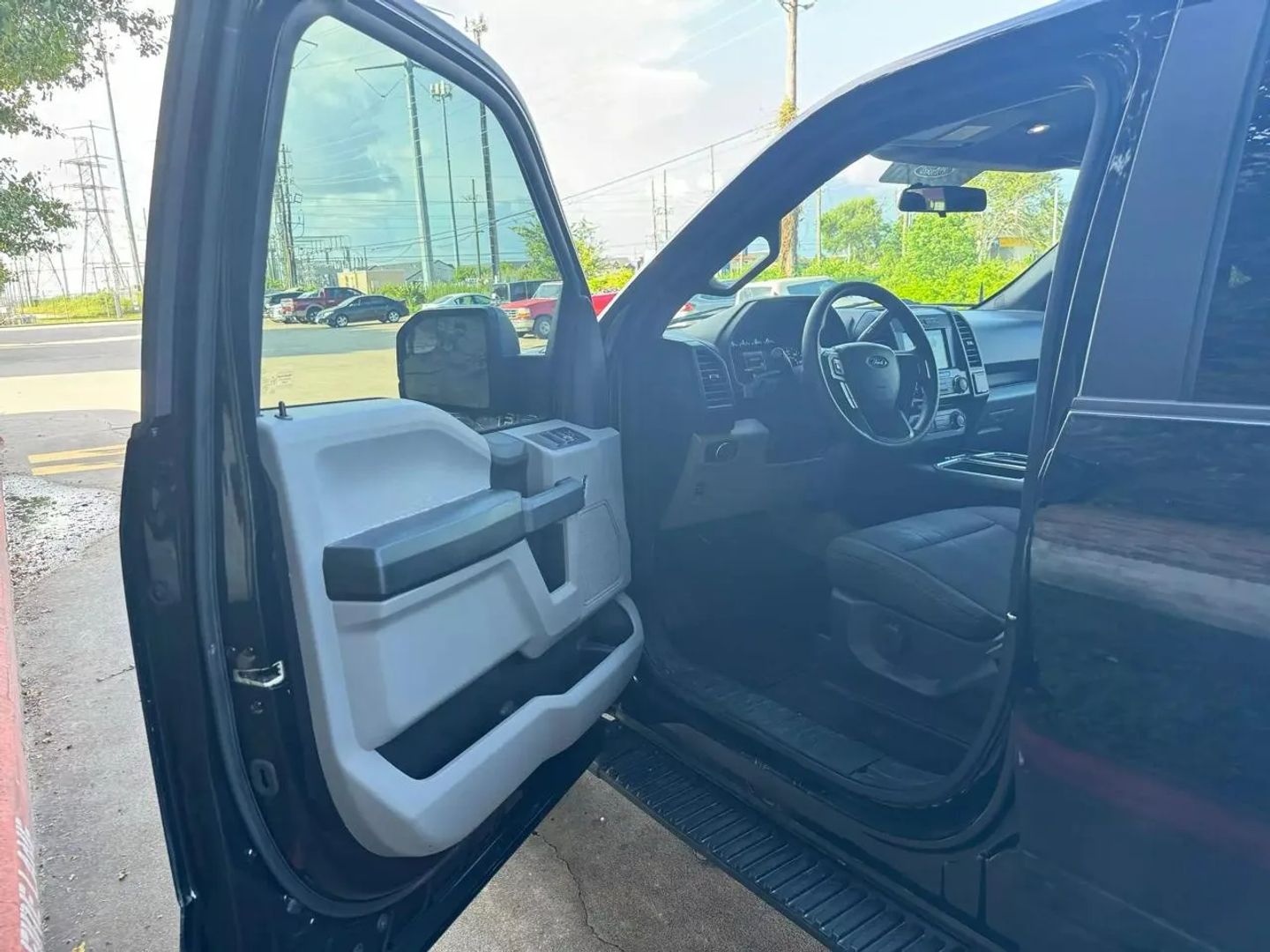 Photo 19 of 2018 Ford F-150 for sale in Katy, TX
