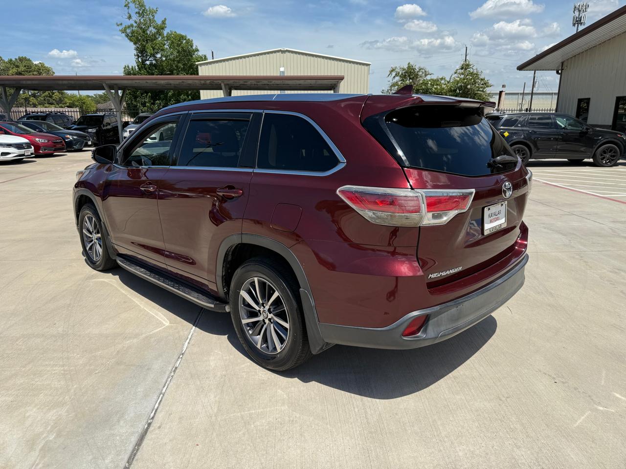 Photo 7 of 2017 Toyota Highlander Wagon for sale in Houston, TX