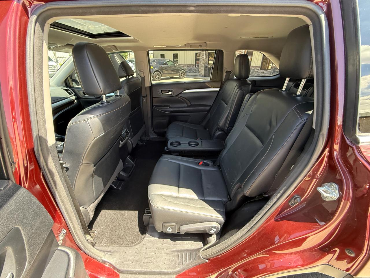Photo 21 of 2017 Toyota Highlander Wagon for sale in Houston, TX