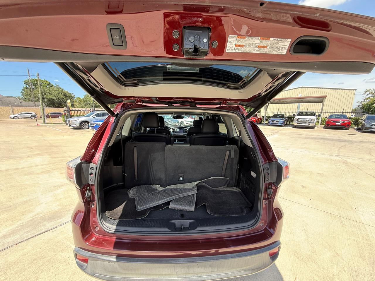 Photo 27 of 2017 Toyota Highlander Wagon for sale in Houston, TX