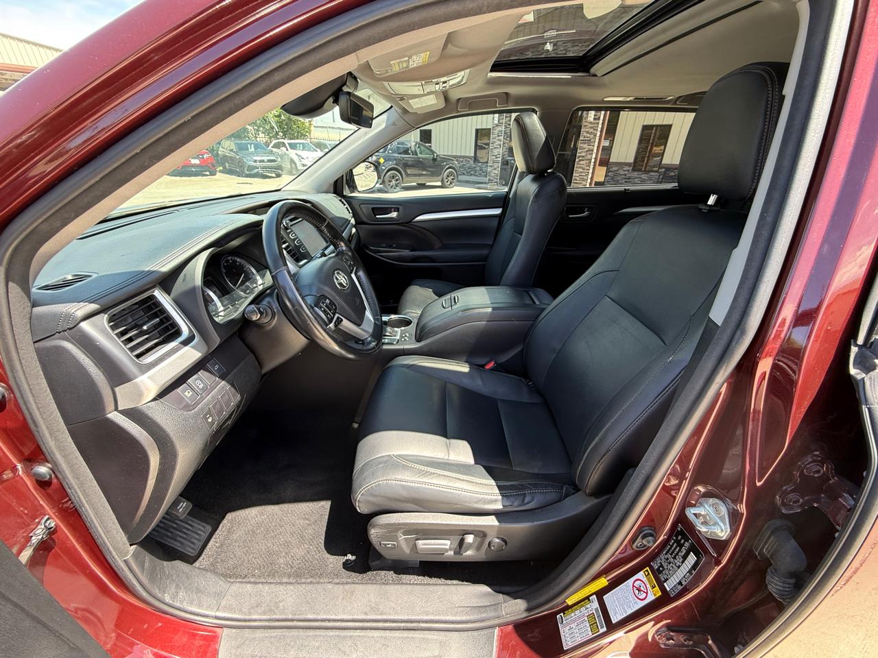 Photo 16 of 2017 Toyota Highlander Wagon for sale in Houston, TX