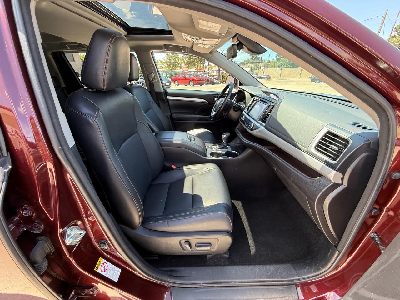 Photo 24 of 2017 Toyota Highlander Wagon for sale in Houston, TX