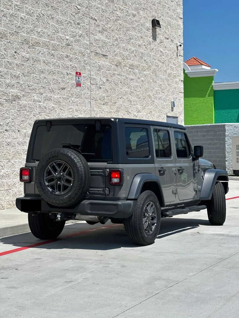 Photo 4 of 2019 Jeep Wrangler Unlimited for sale in Houston, TX