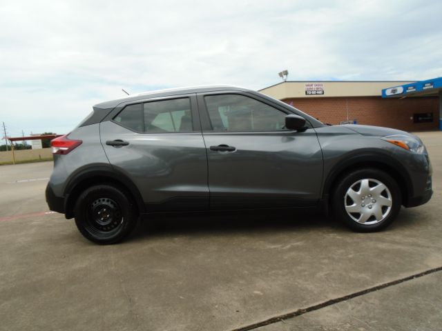 Photo 4 of 2018 Nissan Kicks for sale in Houston, TX